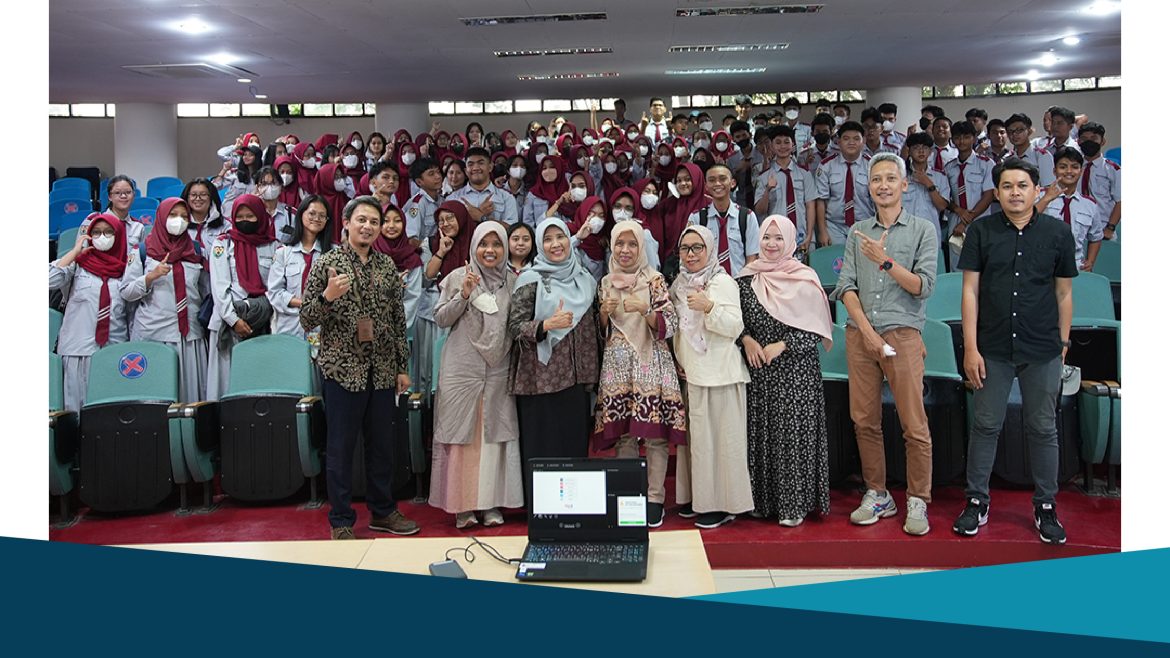 Faculty of Art and Design, Institut Teknologi Bandung received visits from several school