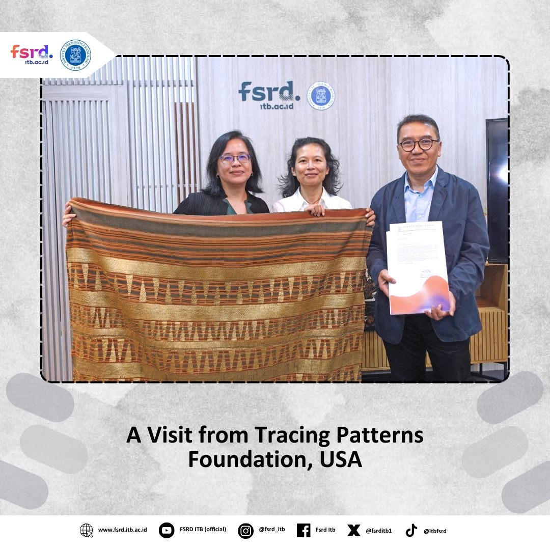 A visit from the Tracing Patterns Foundation for donating textiles to FSRD